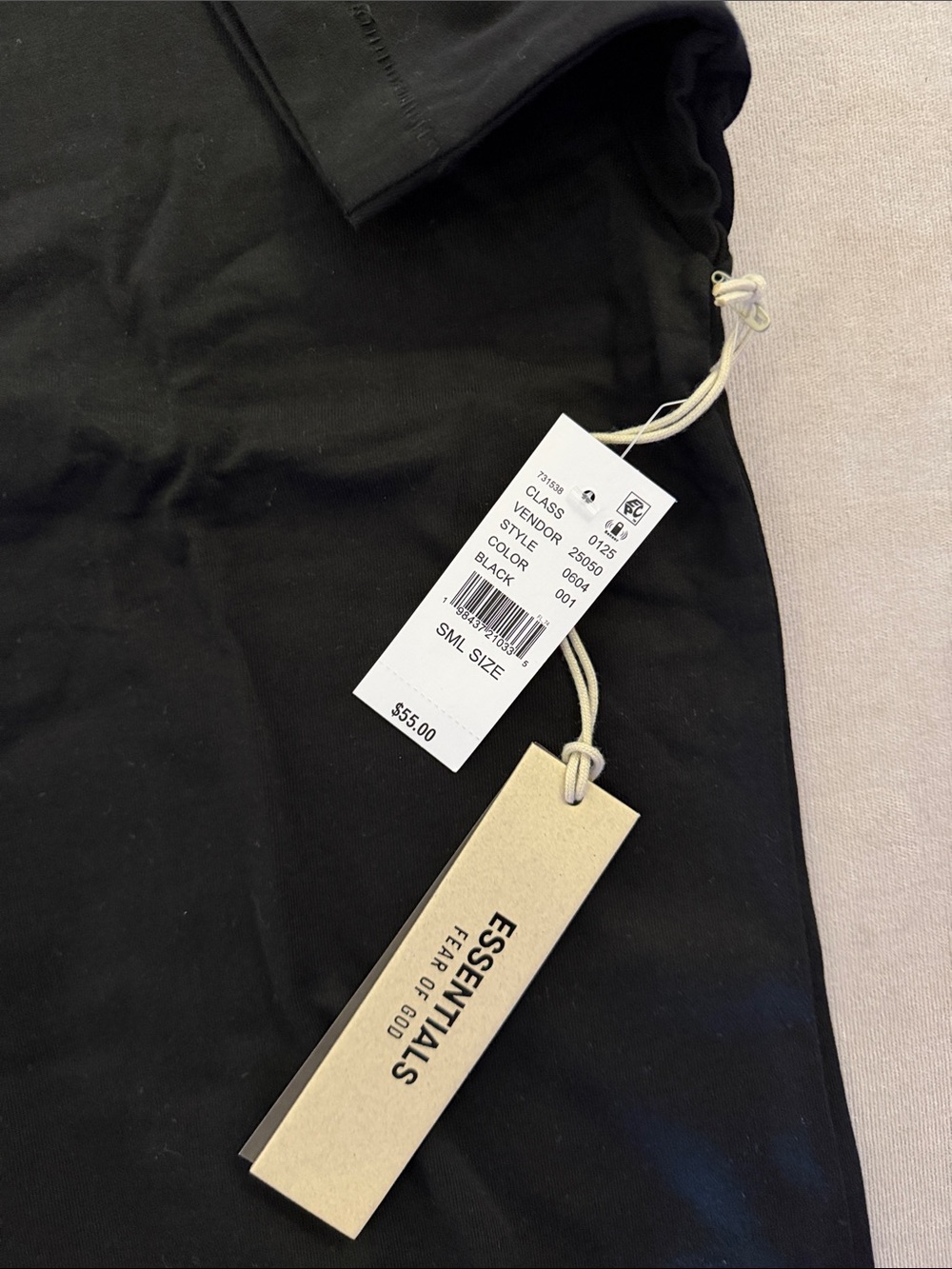 Fear of God ESSENTIALS Jet Black tee (2025) - Picture 3 of 3
